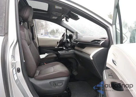 2021 Toyota Sienna Platinum z USA, uszkodzony, nr VIN 5TDESKFC0MS031118